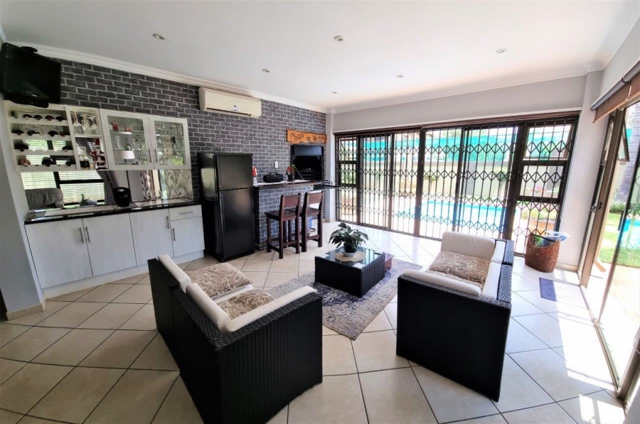 5 Bedroom Property for Sale in Melodie North West